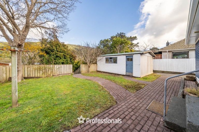 Photo of property in 98 Wood Street, Wainuiomata, Lower Hutt, 5014
