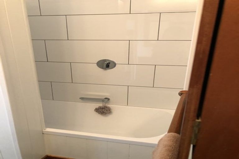 Photo of property in 35 Neptune Avenue, Beach Haven, Auckland, 0626