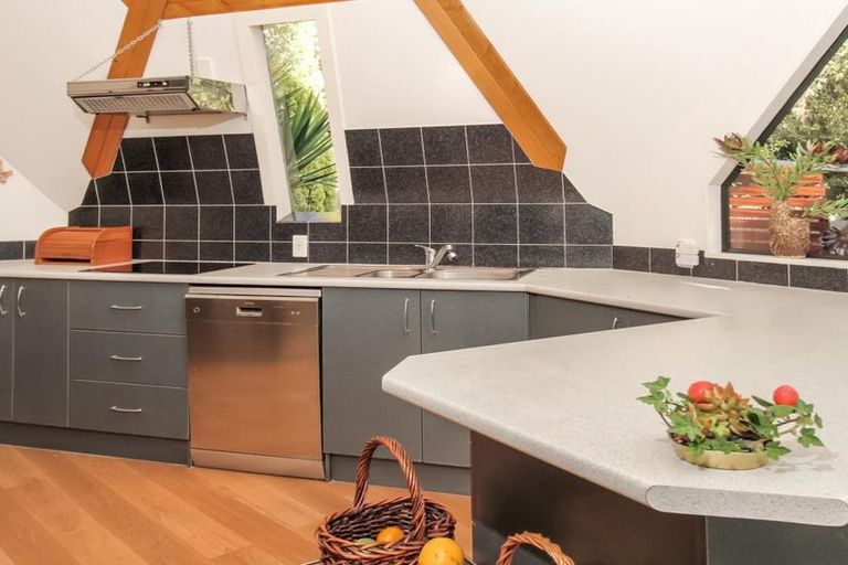 Photo of property in 39 Chamari Close, Titirangi, Auckland, 0604