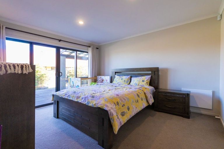 Photo of property in 24 Brooklyn Heights Drive, Kelvin Grove, Palmerston North, 4414