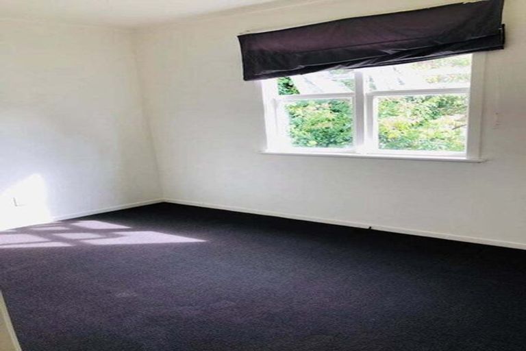 Photo of property in 61 Peach Road, Glenfield, Auckland, 0629