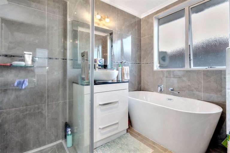 Photo of property in 11 Chayward Place, Mangere, Auckland, 2022