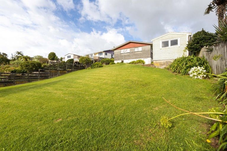 Photo of property in 32 Endeavour Street, Marfell, New Plymouth, 4310