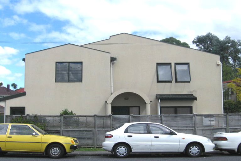Photo of property in 1/89 Portage Road, New Lynn, Auckland, 0600