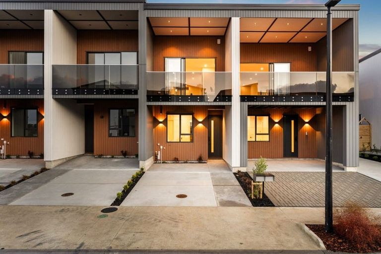 Photo of property in 51 Puihi Crescent, Massey, 0614