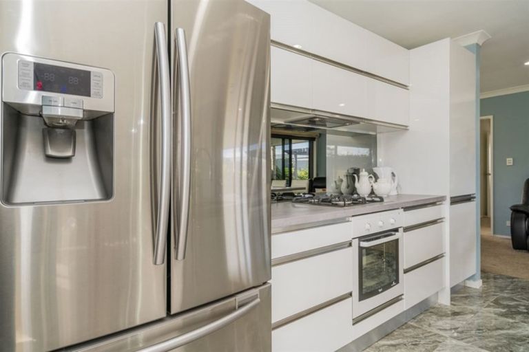 Photo of property in 4 Oribi Place, Whitianga, 3510