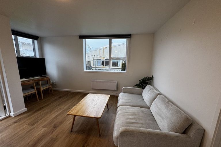 Photo of property in 7/127 Queens Drive, Lyall Bay, Wellington, 6022