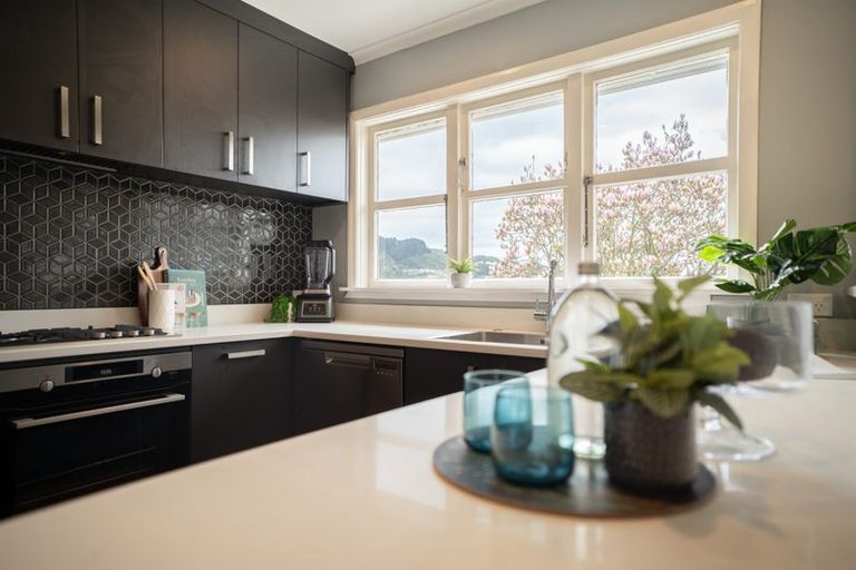 Photo of property in 10a Larsen Crescent, Tawa, Wellington, 5028