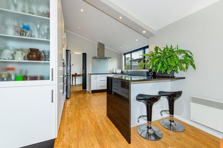 Photo of property in 16 Woodbank Street, Somerfield, Christchurch, 8024