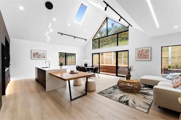 Photo of property in 32 Streamview Way, Long Bay, 0792