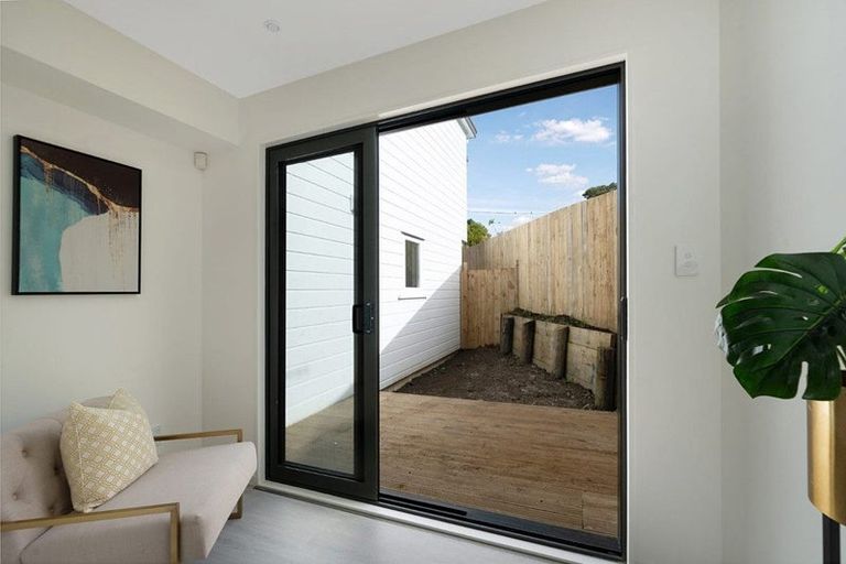 Photo of property in 1/13 Sarona Avenue, Glen Eden, Auckland, 0602