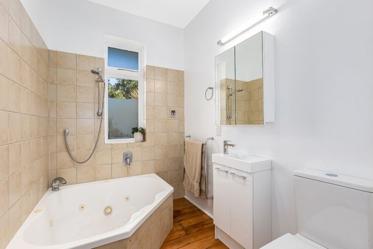 Photo of property in 151 Totara Road, Miramar, Wellington, 6022