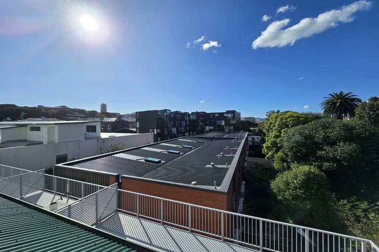 Photo of property in 4/8 Girton Terrace, Mount Cook, Wellington, 6021