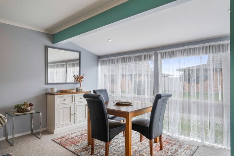 Photo of property in Rangeview Villas, 16/9 Fuller Close, Levin, 5510