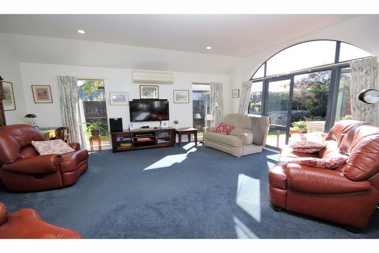 Photo of property in 244a Centaurus Road, Saint Martins, Christchurch, 8022