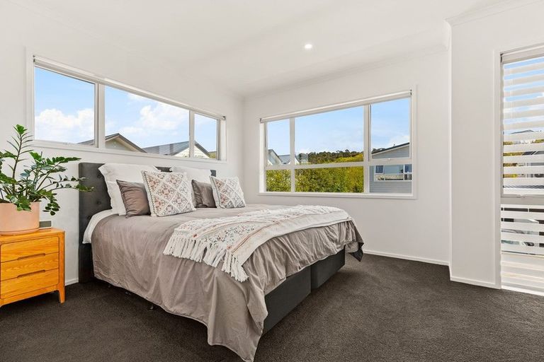 Photo of property in 69 Karepiro Drive, Stanmore Bay, Whangaparaoa, 0932