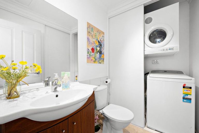 Photo of property in 4/275 Karaka Bay Road, Karaka Bays, Wellington, 6022