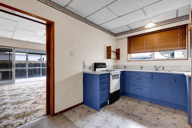Photo of property in 2 Selwyn Street, Lower Vogeltown, New Plymouth, 4310