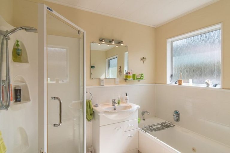 Photo of property in 34 Park Avenue, Waikanae, 5036