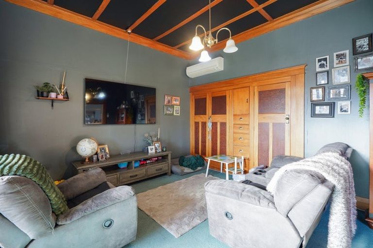 Photo of property in 1 Home Street, Winton, 9720