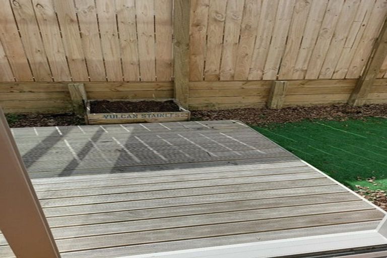 Photo of property in 1u2 June Place, Hamilton East, Hamilton, 3216