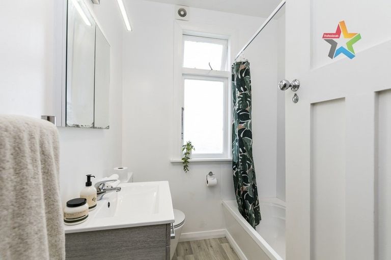 Photo of property in 284 Karori Road, Karori, Wellington, 6012