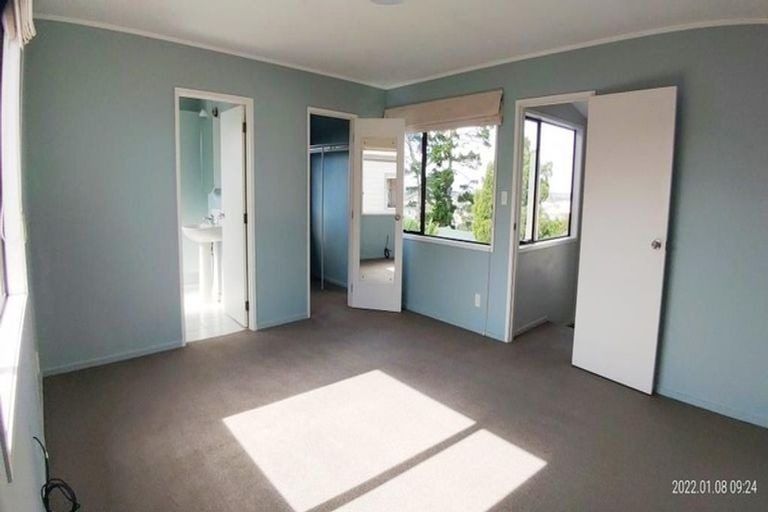 Photo of property in 722 East Coast Road, Pinehill, Auckland, 0632