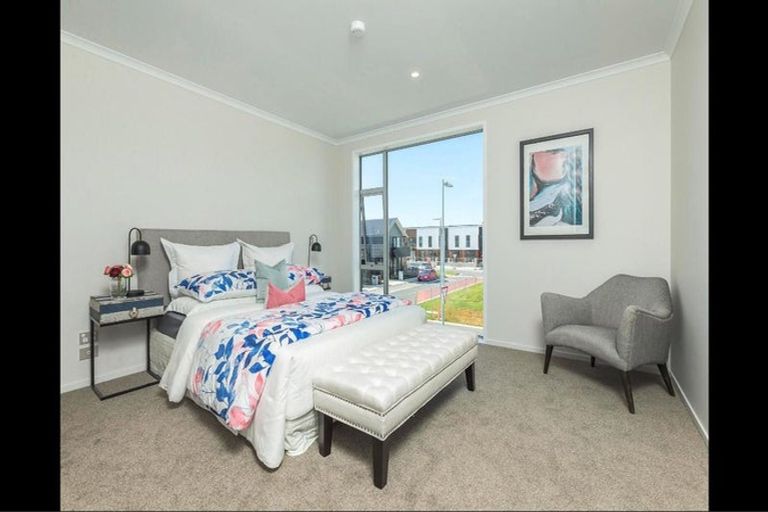 Photo of property in 1 Rangihina Road, Hobsonville, Auckland, 0616