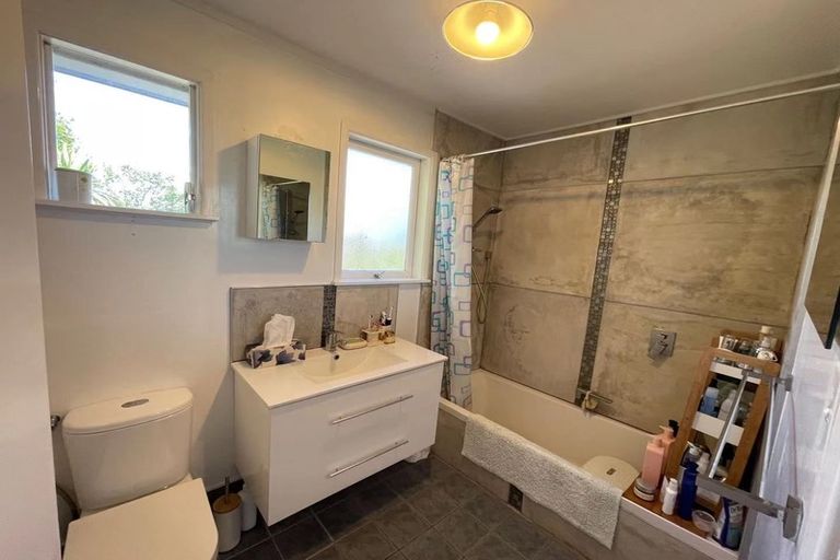 Photo of property in 6 Hartley Terrace, Massey, Auckland, 0614