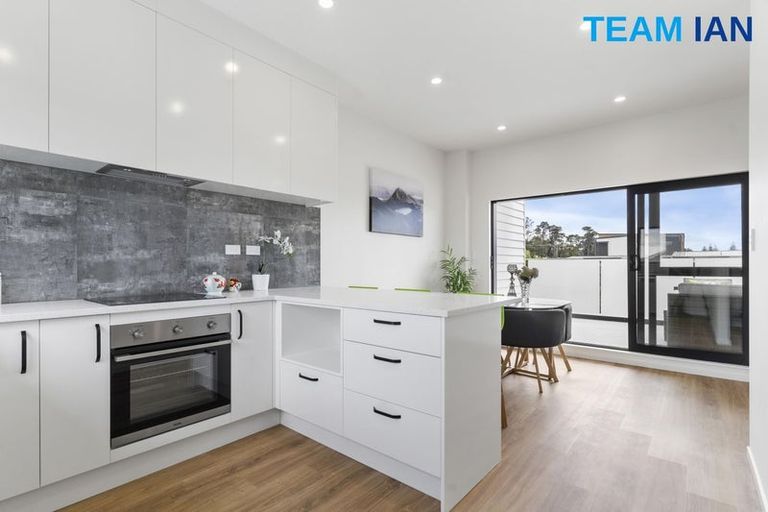 Photo of property in 3/68 Smythe Road, Henderson, Auckland, 0612