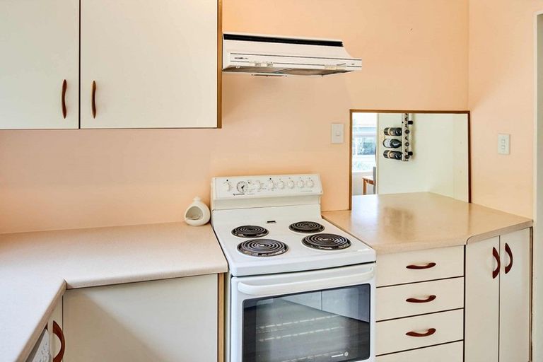 Photo of property in 10 Katarina Grove, Tawa, Wellington, 5028