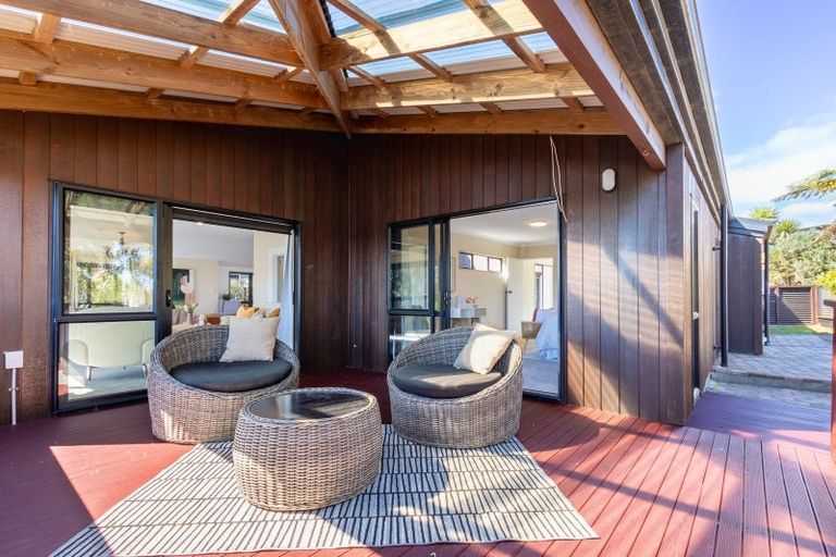 Photo of property in 22 Millennium Hill, Paraparaumu, 5032