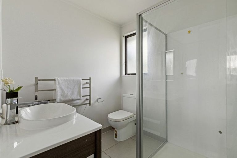 Photo of property in 35 Jadewynn Drive, Massey, Auckland, 0614