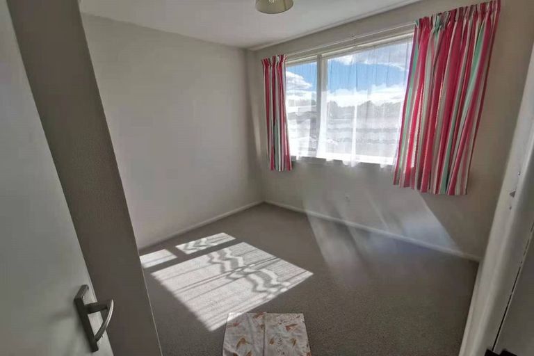 Photo of property in 3 Brookby Crescent, Avonhead, Christchurch, 8042