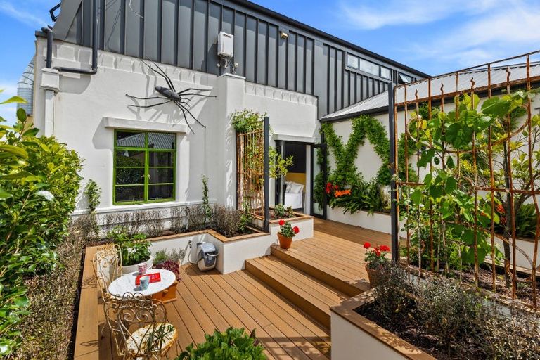 Photo of property in 10a Victoria Road, Devonport, Auckland, 0624