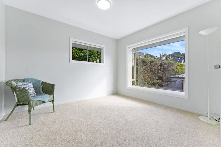 Photo of property in 22 Tiri Road, Milford, Auckland, 0620
