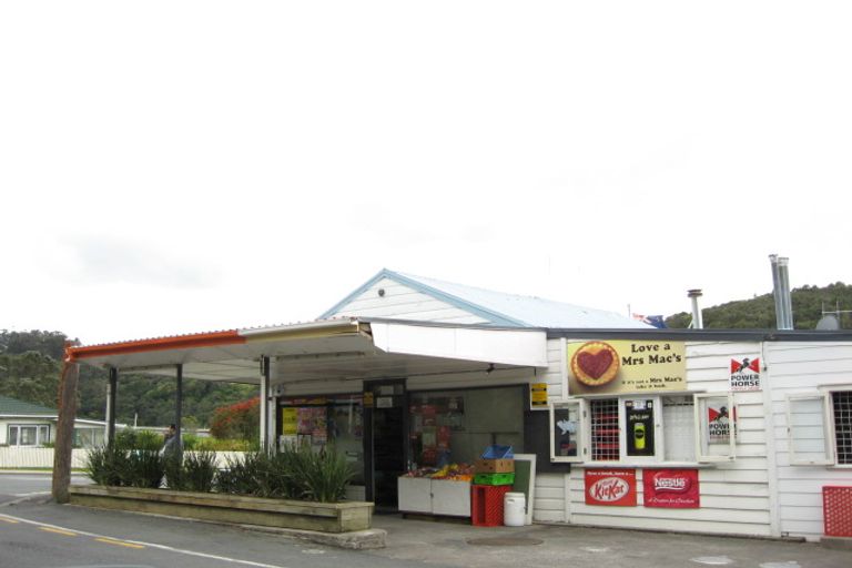 Photo of property in 2d Weranui Road, Waiwera, Orewa, 0994