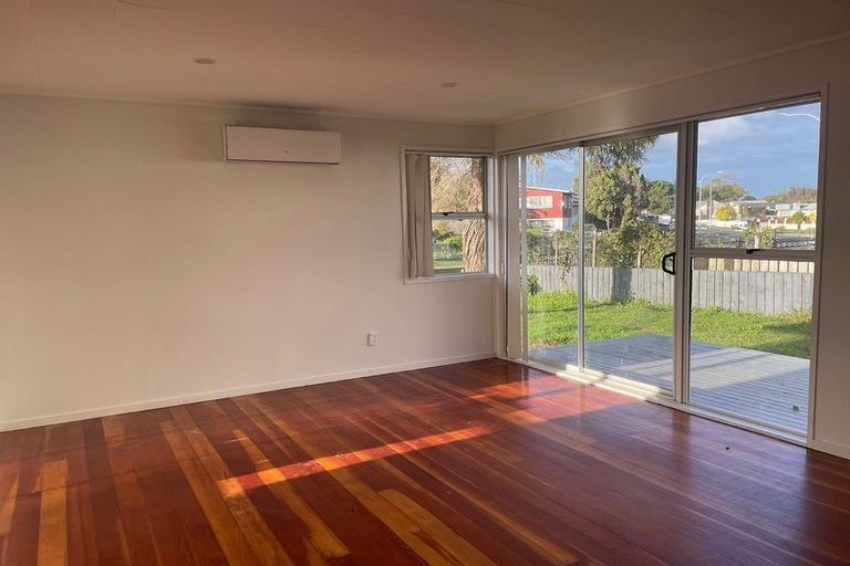 Photo of property in 18 Orly Avenue, Mangere, Auckland, 2022