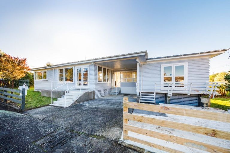 Photo of property in 2 Signal Street, Marton, 4710