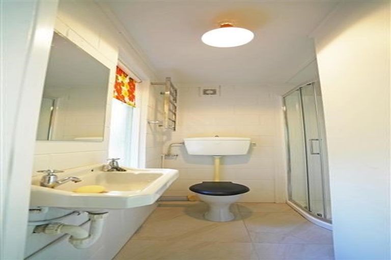 Photo of property in 8 Nicholson Place, Hillcrest, Auckland, 0627