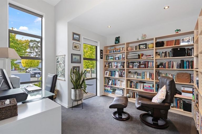 Photo of property in 14 Crown Close, Prebbleton, 7604