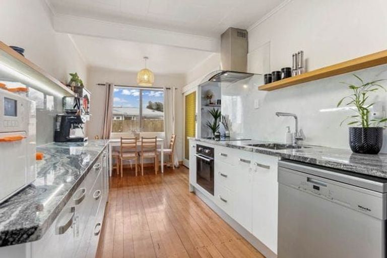 Photo of property in 141 Portage Road, New Lynn, Auckland, 0600