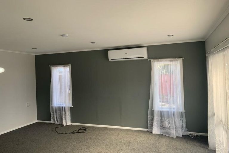 Photo of property in 11a Hill Crescent, Papakura, 2110