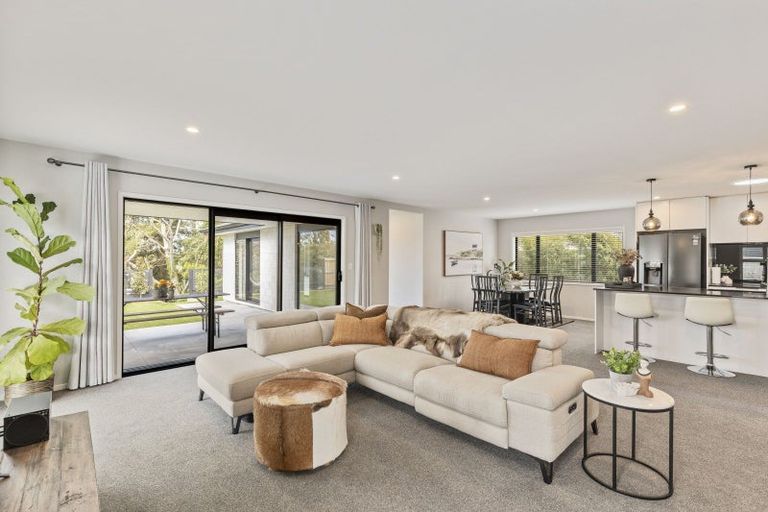 Photo of property in 519 Mangorei Road, Highlands Park, New Plymouth, 4312