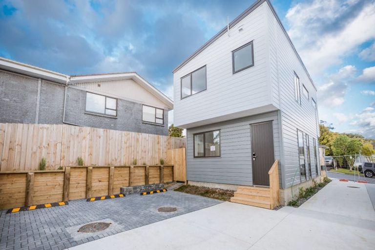 Photo of property in 55a Redwood Drive, Massey, Auckland, 0614