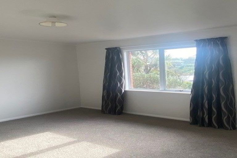 Photo of property in 4 Hallewell Crescent, Johnsonville, Wellington, 6037