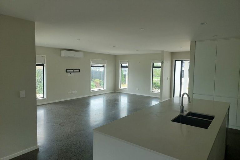 Photo of property in 8 Opouatu Avenue, Glenbrook, 2681