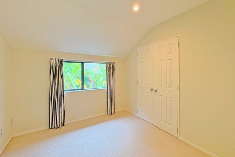 Photo of property in 56 San Marino Drive West, Henderson, Auckland, 0612