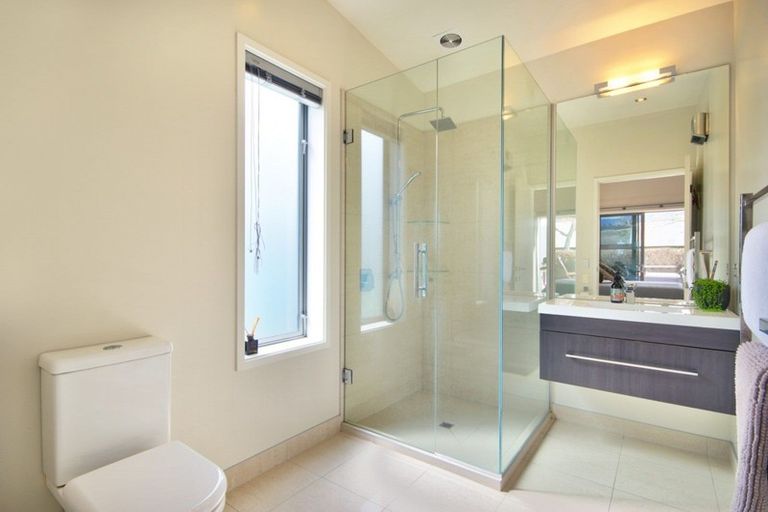 Photo of property in 9 Haddow's Place, Lake Hayes, Queenstown, 9304