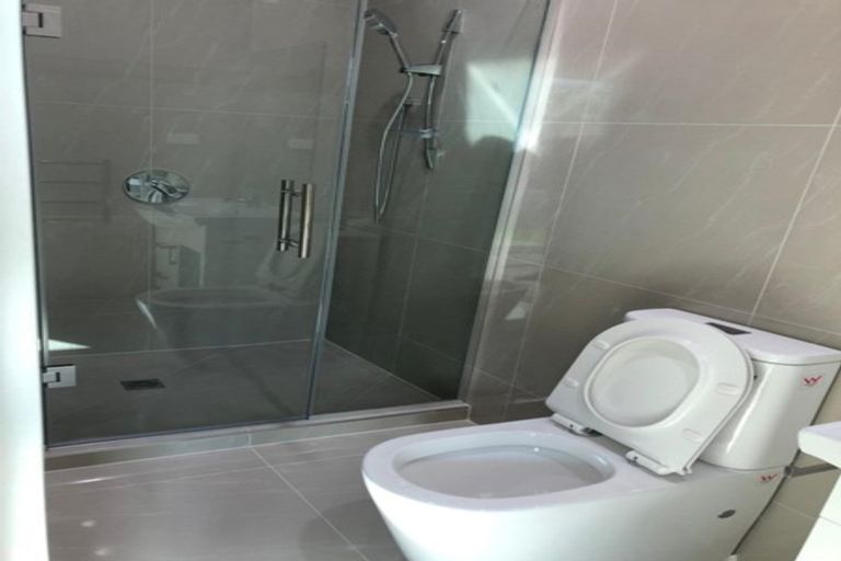 Photo of property in 2a Sherwood Avenue, Te Atatu South, Auckland, 0610